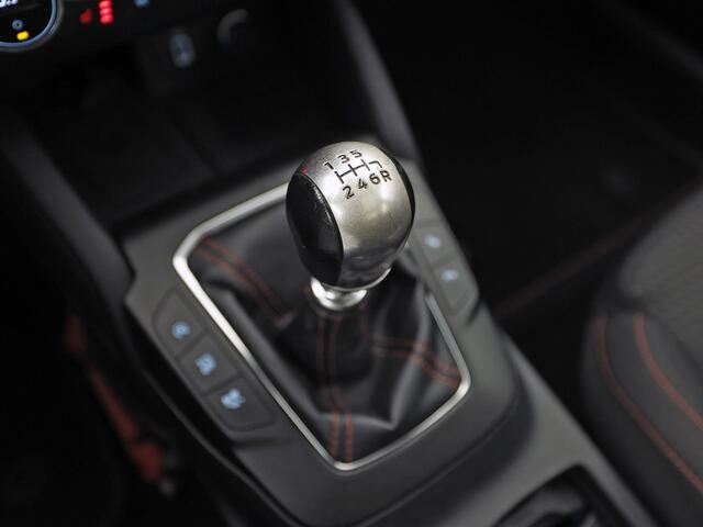 Ford FOCUS 1.0 EcoBoost ST Line 125Pk (PANORAMADAK, APPLE CARPLAY, GROOT NAVI, STUUR/STOELVERWARMING, BANG&OLUFSEN, TREKHAAK, SPORTSTOELEN, GETINT GLAS, ADAPTIVE CRUISE, LED KOPLAMPEN, NIEUWSTAAT)