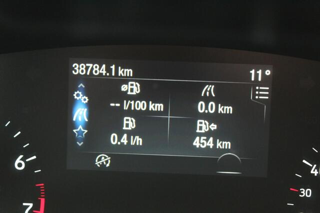 Ford FOCUS Wagon 1.0-125pk EcoBoost Mild-hybrid Titanium. Mooie, ruime, luxe en comfortabele Ford Focus wagon. Volautm. airco dual, camera, easy entry/easy go, stoel-, stuur- en voorraamverw., cruise control, Isofix, side- en lane assist, parkeersensoren v+a, LM wielen etc.