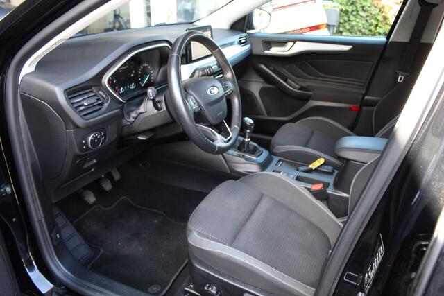 Ford FOCUS Wagon 1.0i "Titanium Business" Cruise - Navi !!! 125 Pk