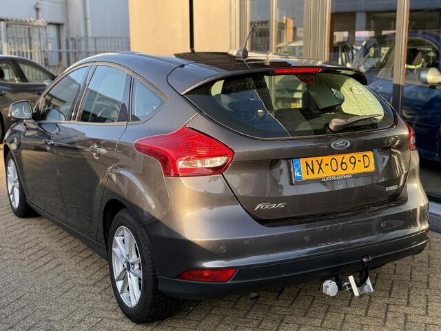 Ford FOCUS 1.0 Lease Edition 125PK | 2e Eigenaar | NL AUTO | NAP | Trekhaak | Navigatie | Airco | Cruise Control | Parkeersensoren | Lichtmetalen Velgen | APK tot 04-05-2027 |