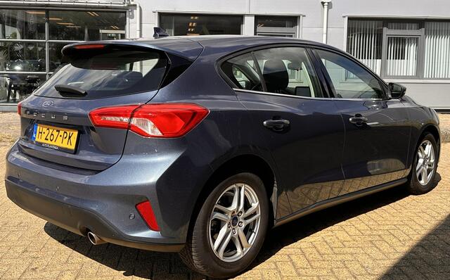 Ford FOCUS 1.0 EcoBoost Trend Edition Business 125PK | NL AUTO | NAP | Parkeersensoren Voor en Achter | Airco | Navigatie | Cruise Control | Lichtmetalen Velgen | 2 Sleutels |