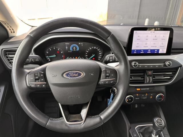 Ford FOCUS 1.0 EcoBoost Trend Edition Business 125PK | NL AUTO | NAP | Parkeersensoren Voor en Achter | Airco | Navigatie | Cruise Control | Lichtmetalen Velgen | 2 Sleutels |