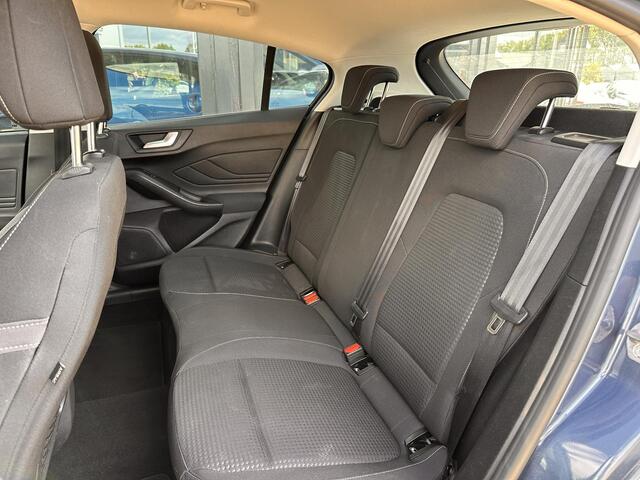 Ford FOCUS 1.0 EcoBoost Trend Edition Business 125PK | NL AUTO | NAP | Parkeersensoren Voor en Achter | Airco | Navigatie | Cruise Control | Lichtmetalen Velgen | 2 Sleutels |