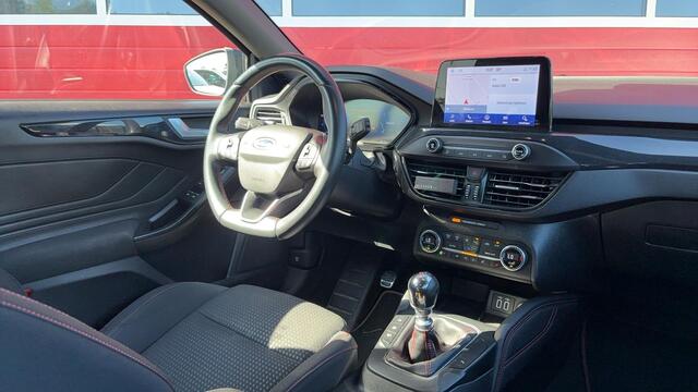 Ford FOCUS Wagon 1.5 EcoBlue ST Line X Business TREKHAAK / FULL LED / CAMERA / STOELVERW / KEYLESS / STUURVERW / CARPLAY / NL-AUTO