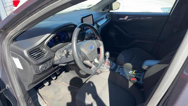 Ford FOCUS Wagon 1.5 EcoBlue ST Line X Business TREKHAAK / FULL LED / CAMERA / STOELVERW / KEYLESS / STUURVERW / CARPLAY / NL-AUTO