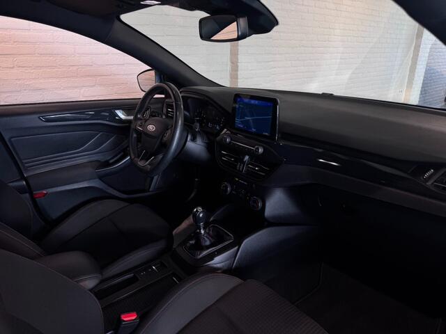 Ford FOCUS 1.0 EcoBoost ST Line Business Trekhaak Navi ACC Smartlink 17''