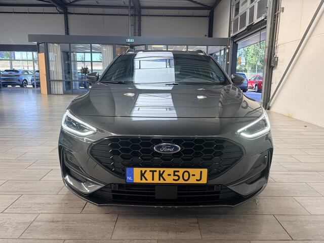 Ford FOCUS Wagon EcoBoost Hybrid 155 pk ST Line X | Winter Pack | Matrix LED | Adapt. Cruise | AGR Stoel | Elektrische Achterklep | Winterpack | SYNC 4 |