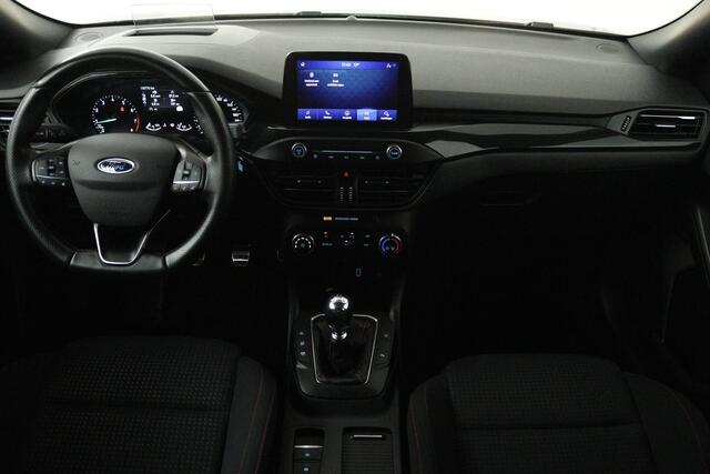 Ford FOCUS 1.0 EcoBoost Titanium Business (CAMERA, NAVIGATIE, CRUISE CONTROL, PARKEERSENSOREN)