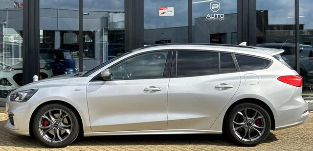 Ford FOCUS Wagon 1.5 EcoBoost ST Line Business 182PK | Volledig Dealeronderhouden | 2e Eigenaar | NL AUTO | NAP | Wegklapbare Trekhaak | Elektrische Stoel | Half Leder | Stoelverwarming | Stuurverwarming | Voorruitverwarming | Navigatie |