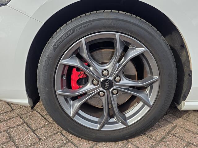 Ford FOCUS Wagon 1.0 EBH ST L. XBns