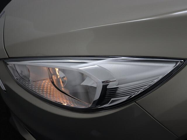 Ford FOCUS Wagon 1.0 Trend Trend 100PK/74KW Trekhaak, cruise met ASLD, apple carplay/android auto, Parkeersensor achter Een ruime auto die ideaal is voor dagelijks gebruik. Dankzij de ruime kofferbak is er genoeg plek voor bagage en boodschappen. De auto rijdt comfortabel en is voorzien van een zuinige 1.0 ben