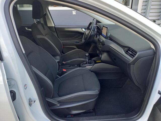 Ford FOCUS Wagon 1.0 125PK EcoBoost Hybrid Connected - TREKHAAK - 1E EIGENAAR - NL AUTO - CARPLAY / ANDROID - CLIMA - CRUISE - LED -