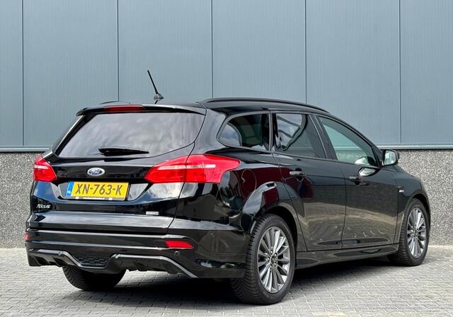 Ford FOCUS Wagon 1.0 ST-line 140PK Carplay | Stoelverwarming | PDC