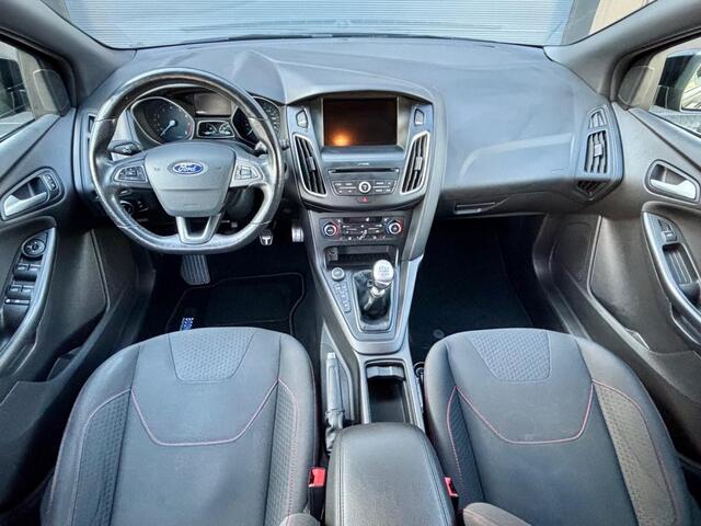 Ford FOCUS Wagon 1.0 ST-line 140PK Carplay | Stoelverwarming | PDC