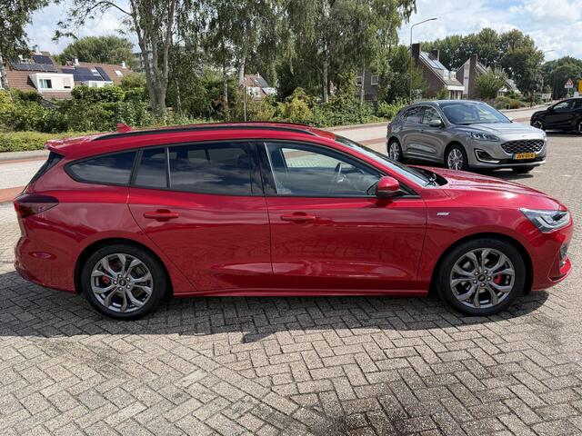 Ford FOCUS Wagon 1.0 EcoBoost Hybrid ST Line X | 155 PK | Winterpack | Driver Assistance Pack | AGR stoel | Achteruitrijcamera