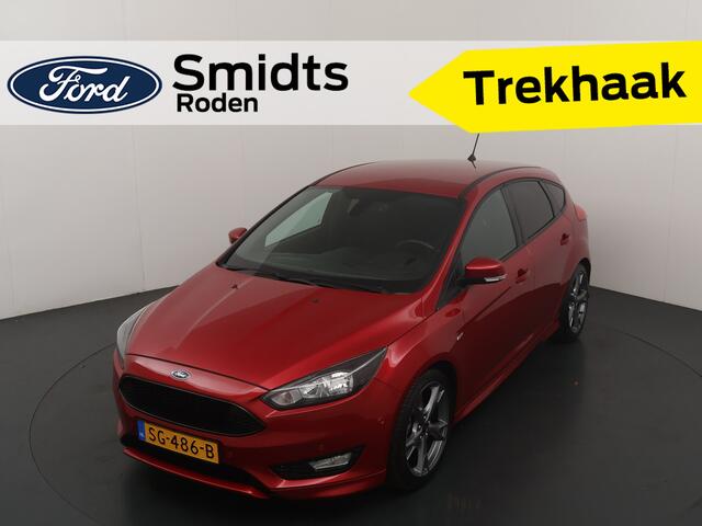 Ford FOCUS EcoBoost 125 pk ST-Line | Trekhaak | Voorruit verwarming | 18-inch | 100% dealer onderhouden