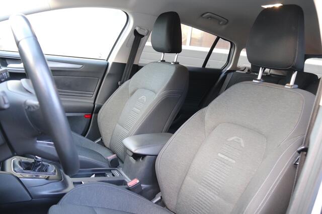 Ford FOCUS Wagon 1.0 EcoBoost Active Business, Stoel & Stuurverwarmd, Carplay, Cruise, Navi