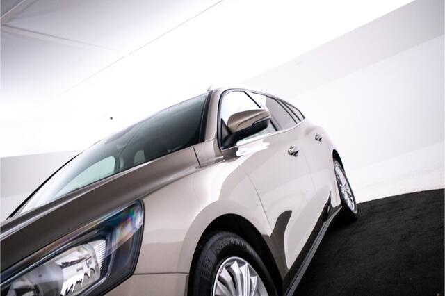 Ford FOCUS Wagon 1.5 EcoBlue Titanium Business Navigatie, Trekhaak, Camera, Apple Carplay, Cruise Control