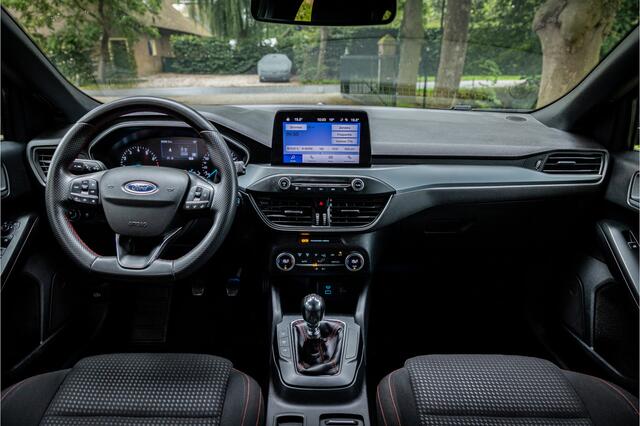 Ford FOCUS Wagon 1.0 EcoBoost Hybrid ST Line Camera