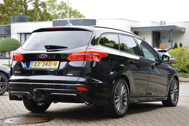 Ford FOCUS Wagon 1.0 ST-LINE | NAVI | CRUISE | PDC | AIRCO | TREKHAAK | STOEL/STUURVERW | ENZ