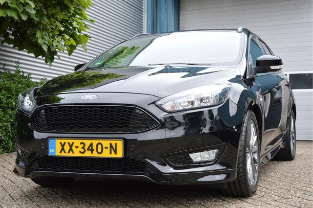 Ford FOCUS Wagon 1.0 ST-LINE | NAVI | CRUISE | PDC | AIRCO | TREKHAAK | STOEL/STUURVERW | ENZ