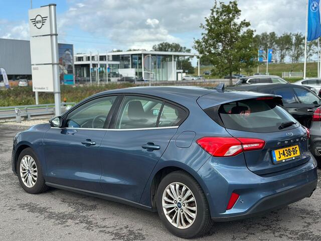 Ford FOCUS 1.0 EcoBoost Titanium Business | Trekhaak | B&O | Camera | Dealer onderhouden | Winter Pack