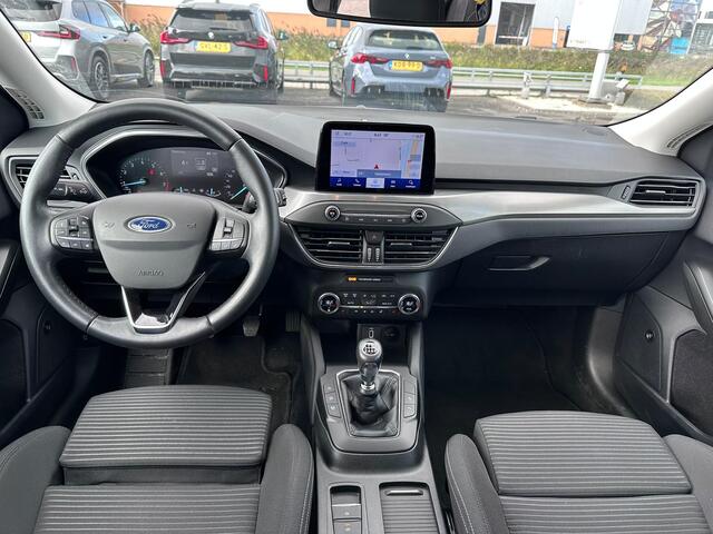 Ford FOCUS 1.0 EcoBoost Titanium Business | Trekhaak | B&O | Camera | Dealer onderhouden | Winter Pack