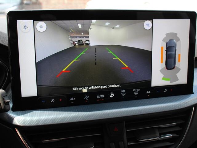 Ford FOCUS Wagon 1.0 EcoBoost 155pk Automaat Hybrid Active X Navigatie Climate Control Camera Parkeer sensoren B&O Dab Led Lichtmetalen velgen Dab Led