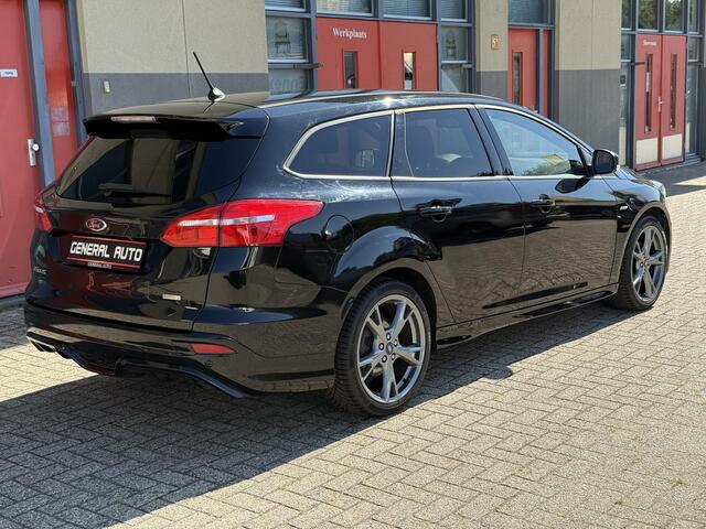 Ford FOCUS Wagon 1.0 Titanium ST-Line, Parkassist, Camera,Navigatie
