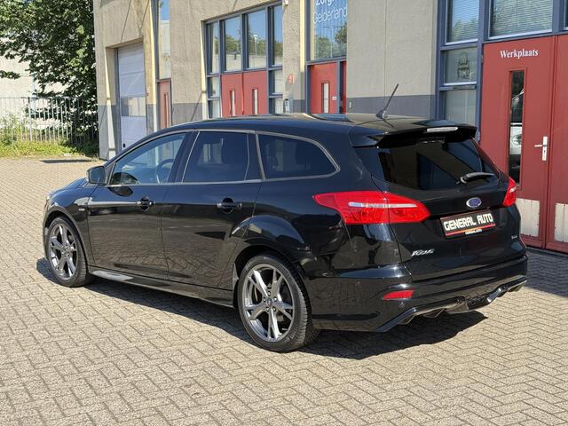 Ford FOCUS Wagon 1.0 Titanium ST-Line, Parkassist, Camera,Navigatie