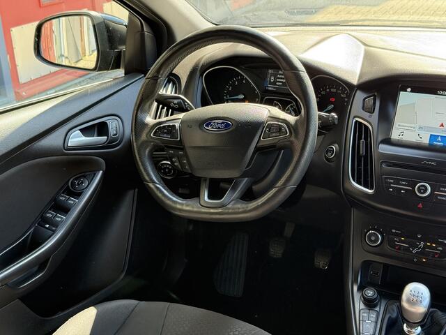 Ford FOCUS Wagon 1.0 Titanium ST-Line, Parkassist, Camera,Navigatie