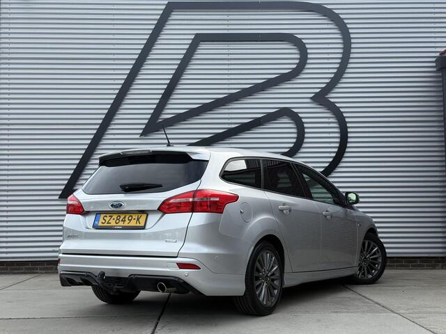 Ford FOCUS Wagon 1.5 ST-Line 1e Eigenaar|Carplay|Cruise|Trekhaak|Stoel+stuurverw|PDC V+A|Elek ramen|APK tot 07-2027
