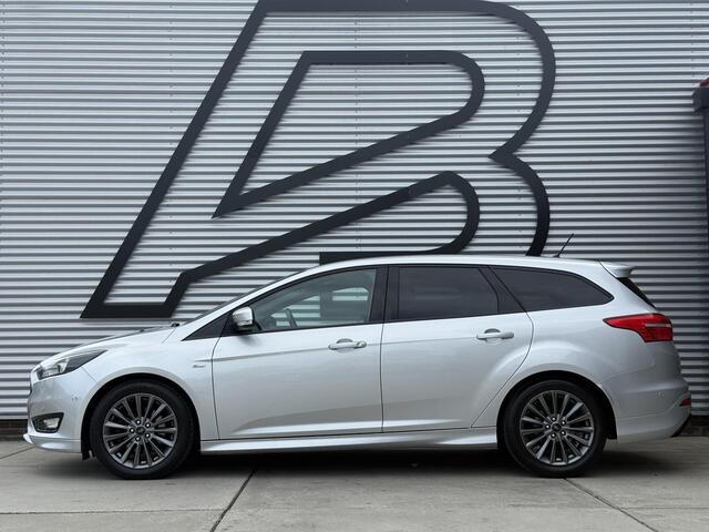 Ford FOCUS Wagon 1.5 ST-Line 1e Eigenaar|Carplay|Cruise|Trekhaak|Stoel+stuurverw|PDC V+A|Elek ramen|APK tot 07-2027