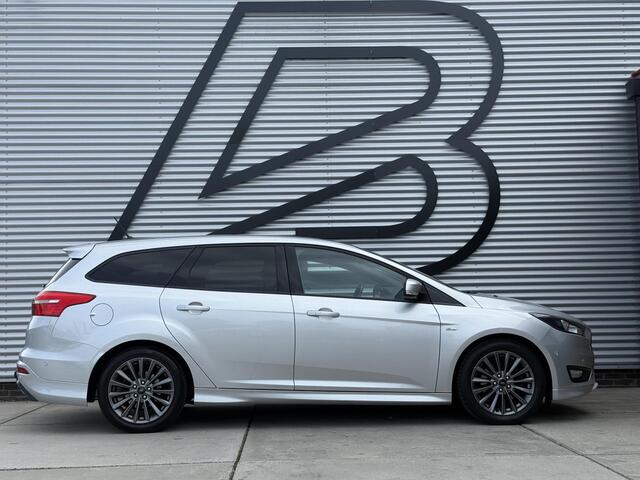 Ford FOCUS Wagon 1.5 ST-Line 1e Eigenaar|Carplay|Cruise|Trekhaak|Stoel+stuurverw|PDC V+A|Elek ramen|APK tot 07-2027