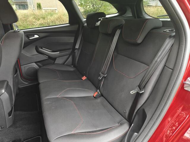 Ford FOCUS Wagon 1.0 EB 125pk ST-Line | TREKHAAK | P. SENSOREN | CRUISE | NAVI | CLIMA |