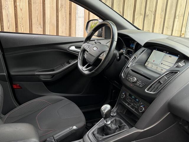 Ford FOCUS Wagon 1.0 ST-Line Navi, Trekhaak, climate