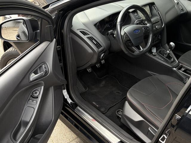 Ford FOCUS Wagon 1.0 ST-Line Navi, Trekhaak, climate