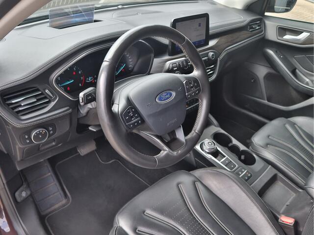 Ford FOCUS 1.5 EcoBoost Vignale | Navigatie | Stoel/Stuur verwarming | Leder | Head-Up Display | ECC-Airco |