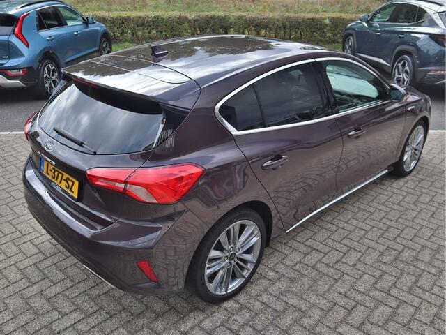Ford FOCUS 1.5 EcoBoost Vignale | Navigatie | Stoel/Stuur verwarming | Leder | Head-Up Display | ECC-Airco |