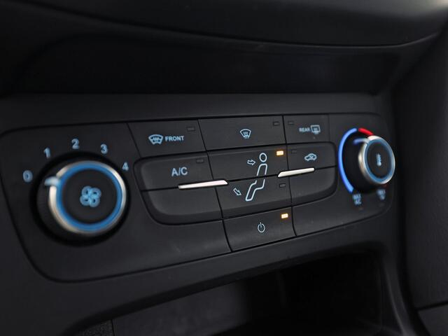 Ford FOCUS 1.0 Sport (NAVIGATIE, LM VELGEN, PARKEERSENSOREN, TREKHAAK, SPORTSTOELEN, CRUISE, NIEUWSTAAT)