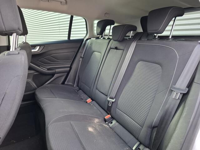 Ford FOCUS Wagon 1.0 EcoBoost Titanium Business | Nieuw Binnen! | Winter Pack | Navi | Cruise