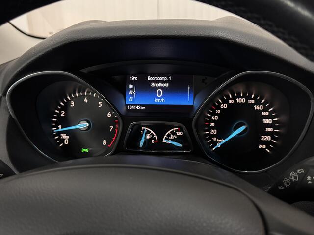 Ford FOCUS 1.0 Lease Edition NAVI CARPLAY TREKHAAK LMV
