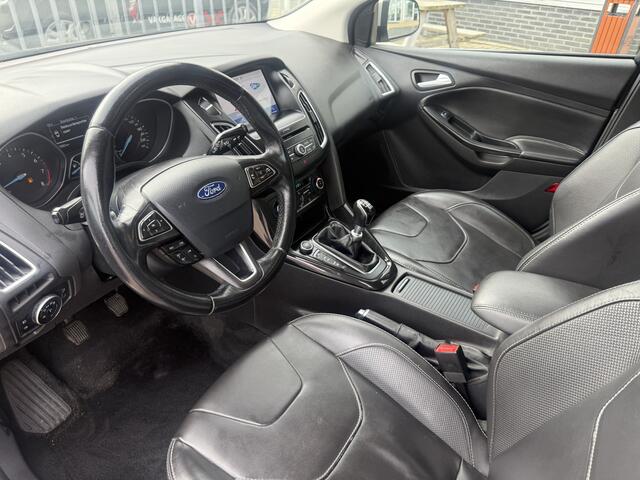 Ford FOCUS 1.0 EcoBoost Titanium Business Nieuwstaat..!! Leder comf.intr, Navigatie, Camera, Climate contr, etc..