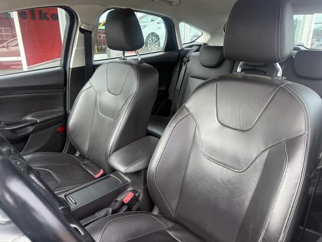 Ford FOCUS 1.0 EcoBoost Titanium Business Nieuwstaat..!! Leder comf.intr, Navigatie, Camera, Climate contr, etc..