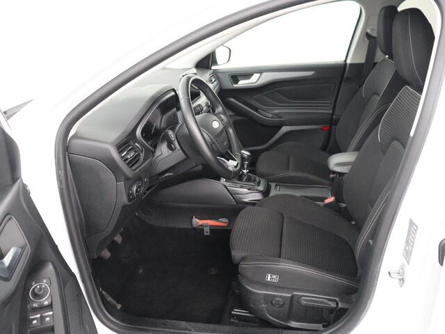 Ford FOCUS 1.0 EcoBoost Hybrid Titanium Style | Trekhaak | Carplay | Navigatie | Keyless | Full LED | Parkeerhulp | Climate control | Bluetooth | Cruise control