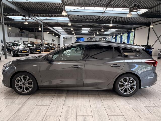 Ford FOCUS Wagon EcoBoost Hybrid 155 pk ST-Line | Pano | Winterpack | Cruise control | Climate control | SYNC 4 | All-season banden |