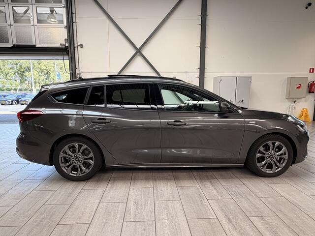 Ford FOCUS Wagon EcoBoost Hybrid 155 pk ST-Line | Pano | Winterpack | Cruise control | Climate control | SYNC 4 | All-season banden |