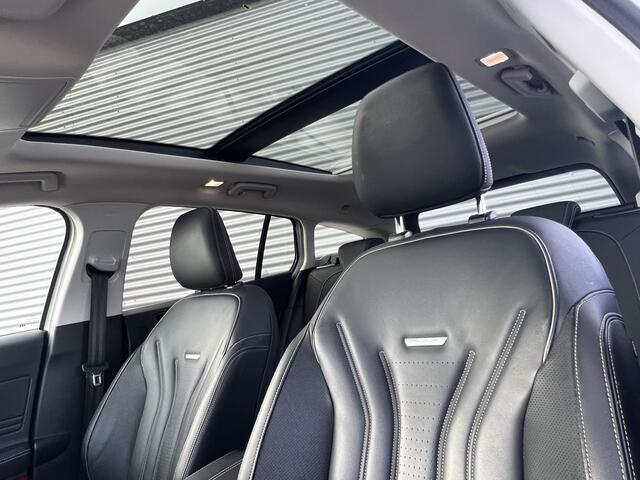 Ford FOCUS Wagon 1.5 EcoBoost Vignale | Nieuw Binnen! | HUD | Trekhaak | Panorama | Vol!