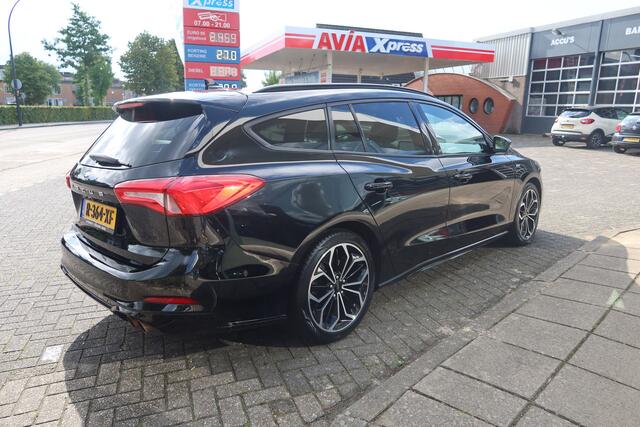 Ford FOCUS Wagon 1.5 150PK EcoB ST-Line AUTOMAAT All-Season I Trekhaak
