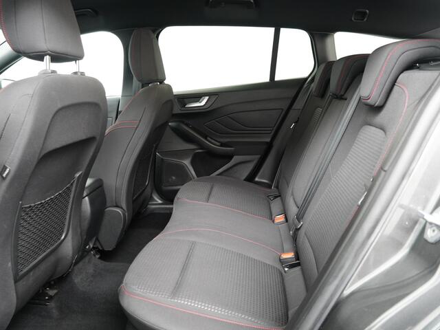 Ford FOCUS Wagon EcoBoost 125 pk ST Line | Trekhaak | Dealer onderhouden | FULL LED | Winterpack | Head up Display | All Season banden